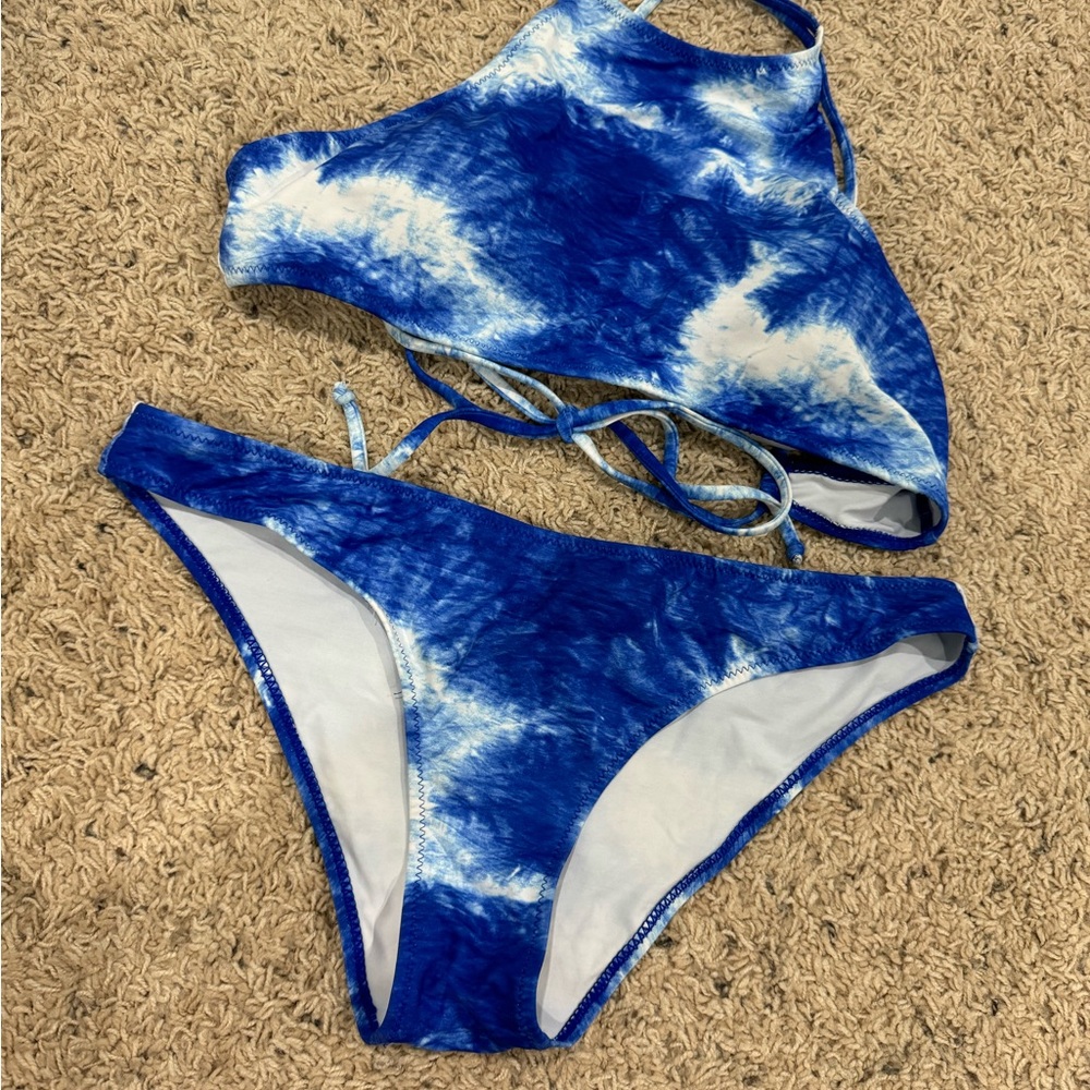 Cupshe Blue and White Bikini